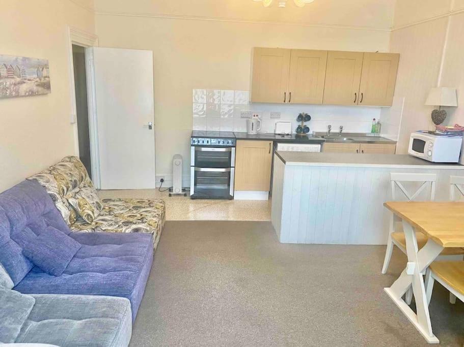 Bright 2 Bedroom Apartment Near Seafront Central Hikkaduwa Dış mekan fotoğraf