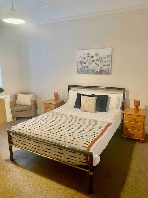 Bright 2 Bedroom Apartment Near Seafront Central Hikkaduwa Dış mekan fotoğraf