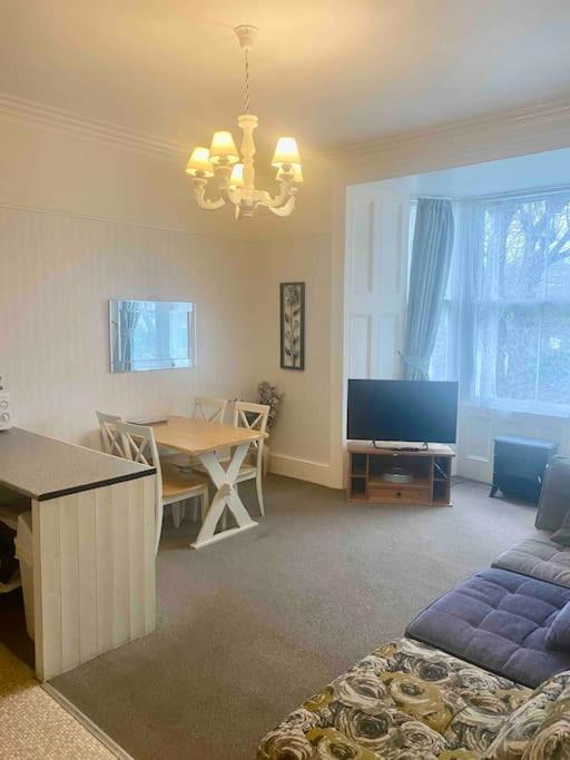 Bright 2 Bedroom Apartment Near Seafront Central Hikkaduwa Dış mekan fotoğraf